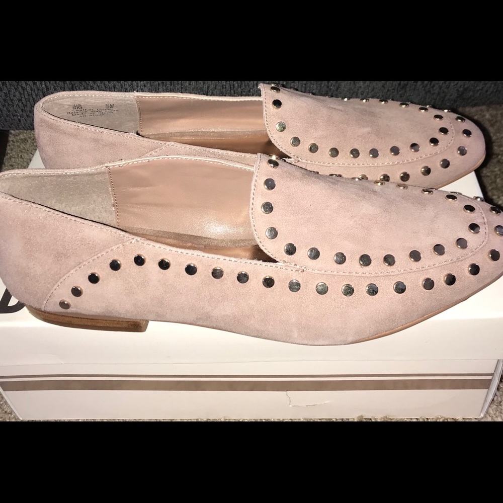 BRAND NEW suede Women’s flats 🌸😍.